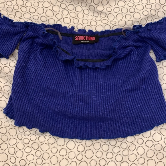 Off the shoulder Crop top - Picture 2 of 3